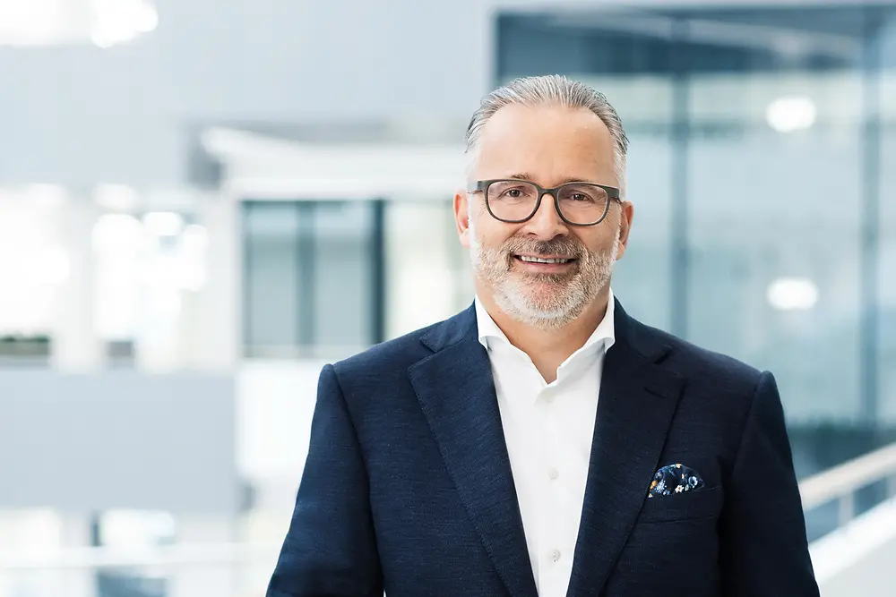 
Carsten Knobel, Yönetim Kurulu Başkanı