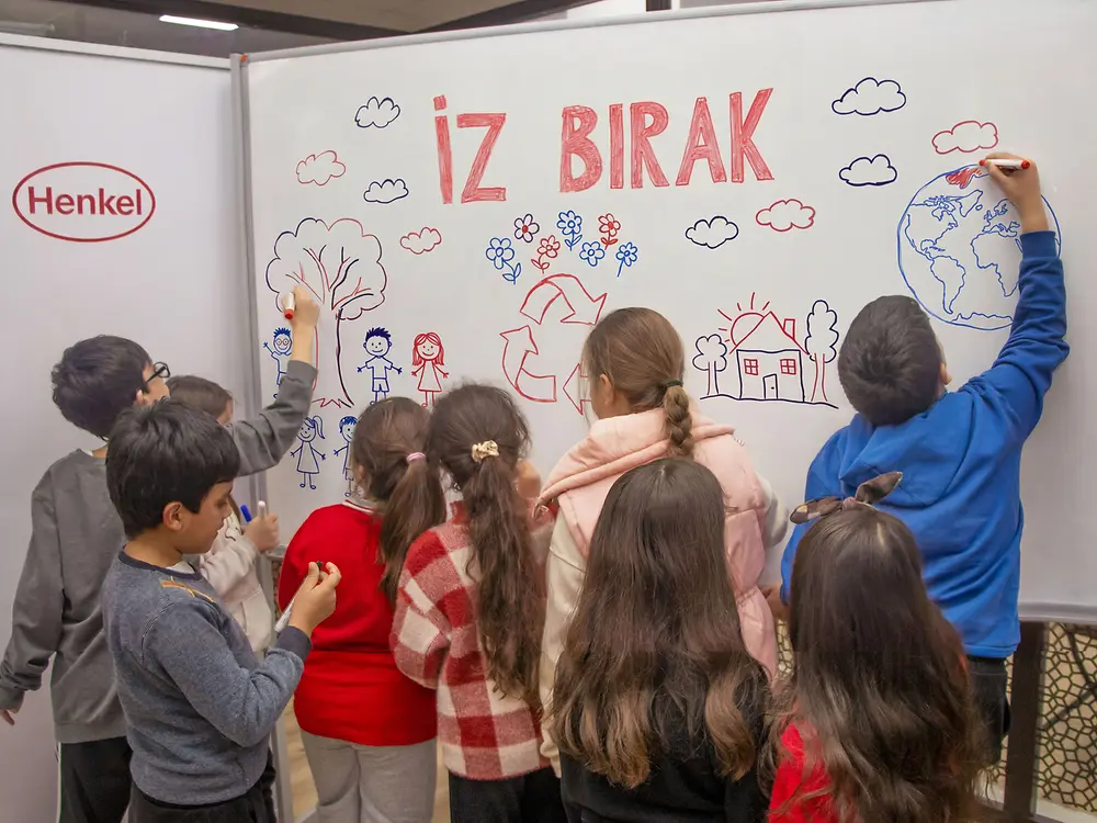 Türk Henkel’in İz Bırak Projesi, Bu Yıl İzmirli Çocuklarla Buluştu…